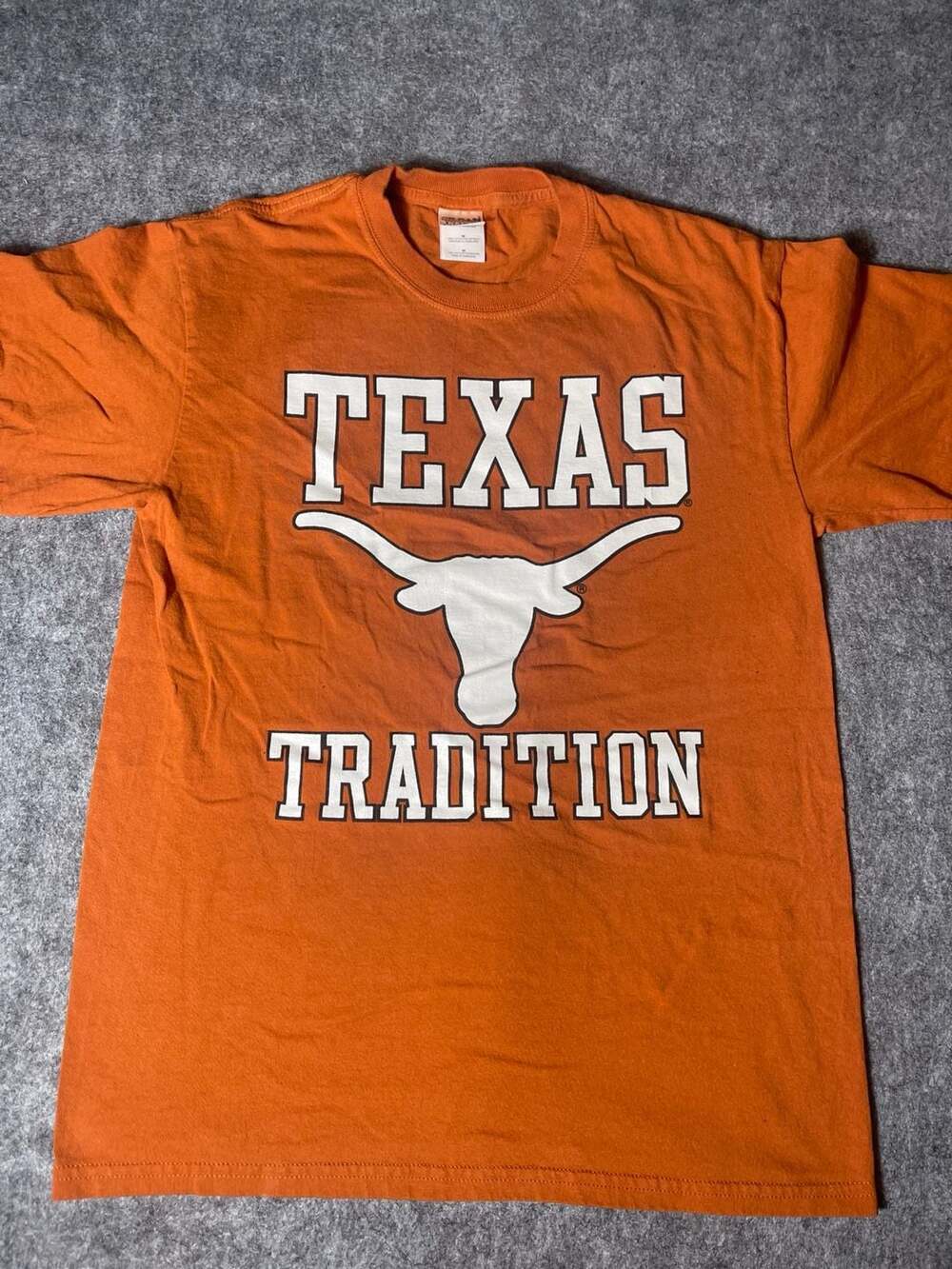 Gildan University of Texas Longhorns T-Shirt Come Early Be Loud Stay Late